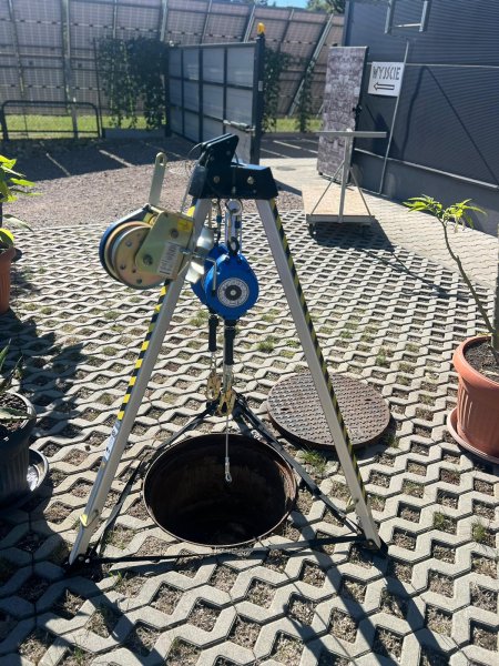 Irudek Zestaw: trójnóg, SekurBlok 15m, wciągarka TRN1 - KIT TRIP10/15M - zdjęcie 4